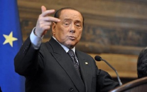 Silvio Berlusconi attacca l'Euro